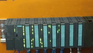 Automatización con PLC S7-300.